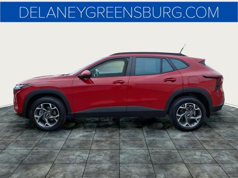 Used 2026 Chevrolet Trax LT w/ LT Convenience Package FWD image 6