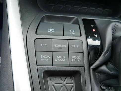 Certified 2025 Toyota RAV4 XLE AWD/4WD image 22