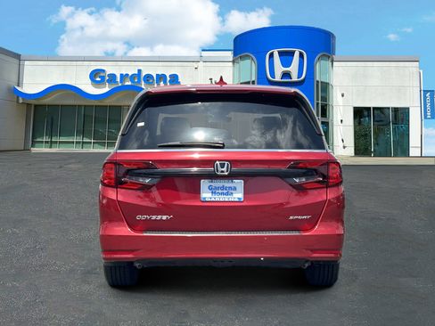 Certified 2024 Honda Odyssey Sport image 5