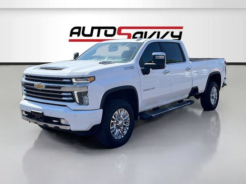 Used 2023 Chevrolet Silverado 3500 High Country w/ Technology Package AWD/4WD image 3