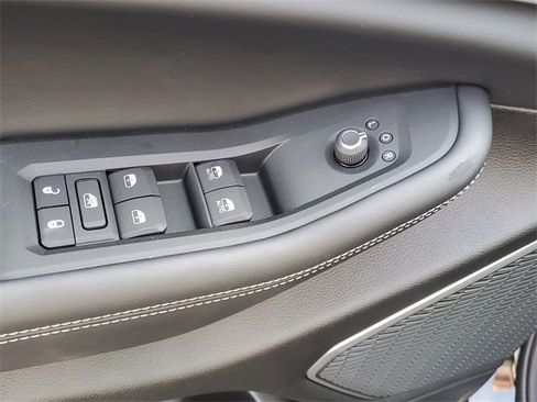 New 2025 Jeep Grand Cherokee Limited w/ Luxury Tech Group II image 17