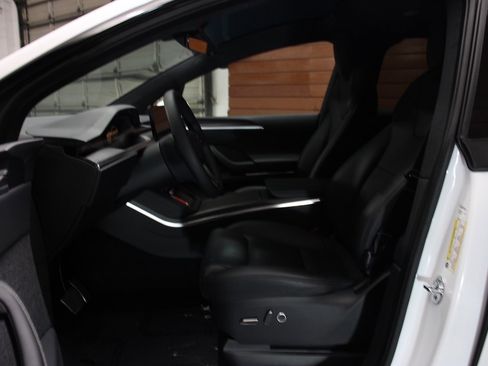 Used 2023 Tesla Model X image 47