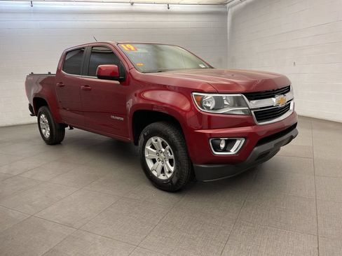 Used 2019 Chevrolet Colorado LT w/ LT Convenience Package AWD/4WD image 3