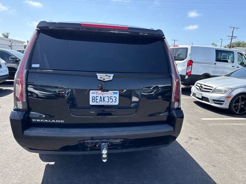 Used 2018 Cadillac Escalade ESV Premium Luxury RWD image 15