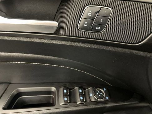 Used 2018 Ford Fusion Titanium image 16