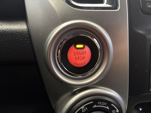 Used 2019 Nissan Titan SL w/ Chrome Package image 23