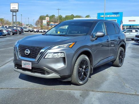 Used 2023 Nissan Rogue SV AWD/4WD image 1