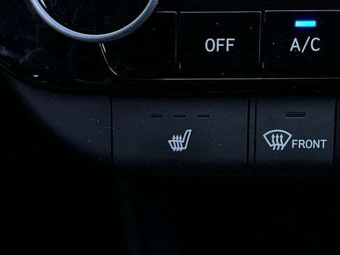 Used 2025 Hyundai Elantra SEL image 28