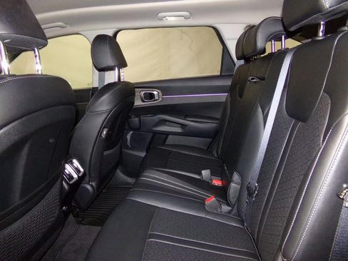 Used 2023 Kia Sorento S w/ Panoramic Sunroof Package image 14