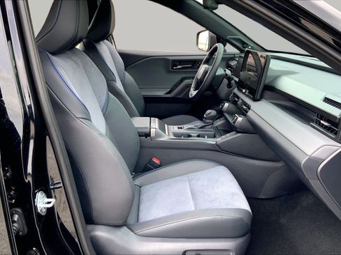 Used 2026 Toyota RAV4 XSE w/ Panoramic Sun Roof Package AWD/4WD image 9