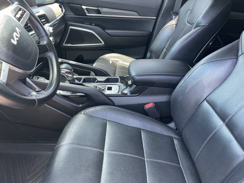 Used 2022 Kia Telluride EX w/ EX Premium Package FWD image 10