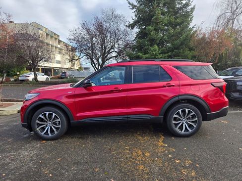 New 2026 Ford Explorer ST-Line AWD/4WD image 8