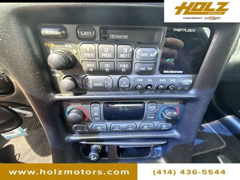 Used 2001 Chevrolet Corvette Convertible w/ Preferred Equipment Group2 RWD image 14