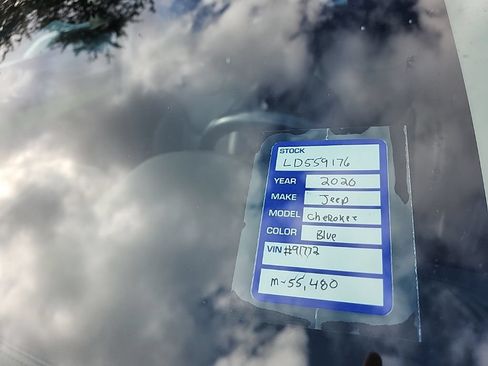Used 2020 Jeep Cherokee Limited AWD/4WD image 12