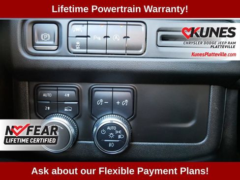 Used 2023 GMC Yukon SLE AWD/4WD image 28