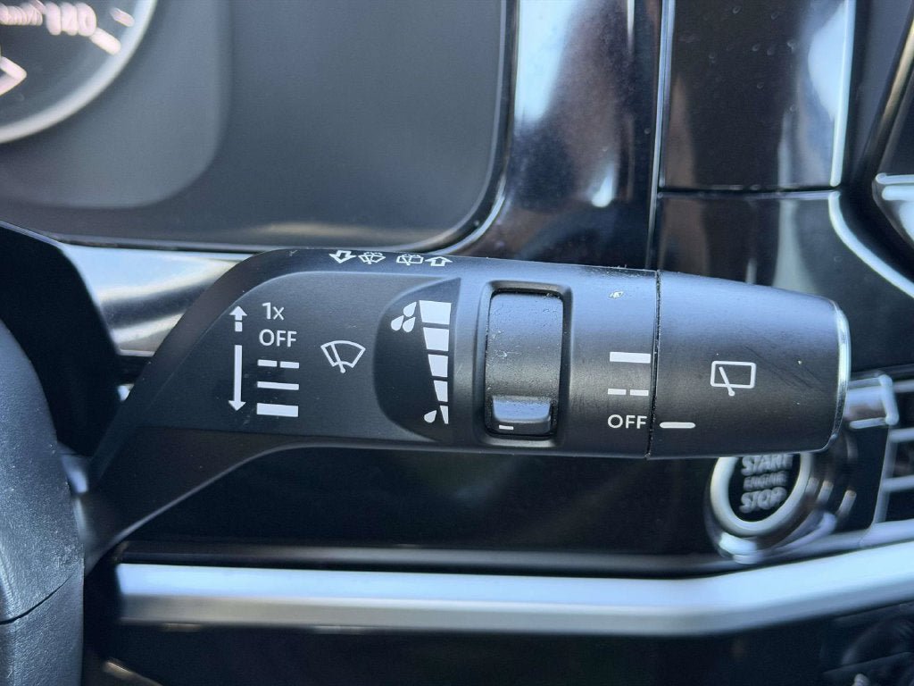 Used 2024 Nissan Pathfinder SV AWD/4WD image 25
