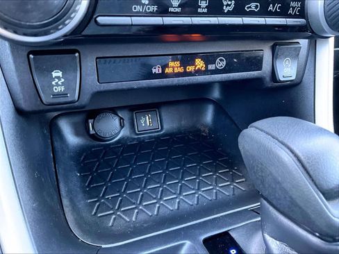 Used 2025 Toyota RAV4 LE AWD/4WD image 27