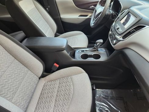 Used 2022 Chevrolet Equinox LS w/ LS Convenience Package FWD image 19