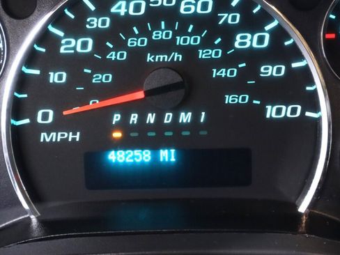 Used 2017 Chevrolet Express 2500 RWD image 14