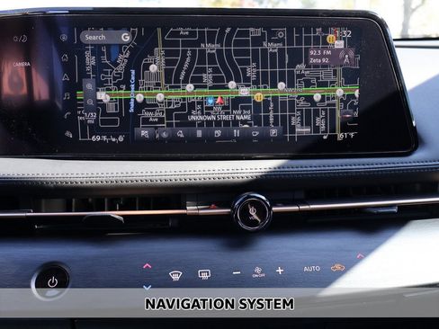 Used 2023 Nissan Ariya FWD image 3