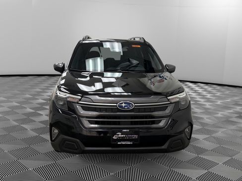 Used 2025 Subaru Forester Premium image 8