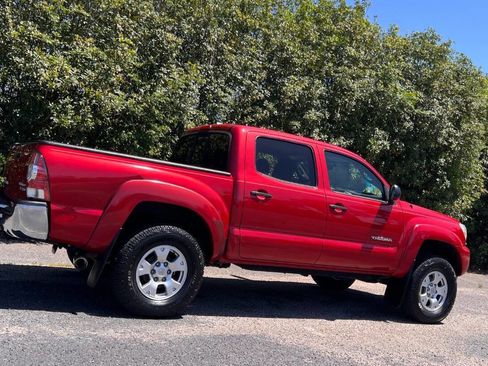 Used 2015 Toyota Tacoma PreRunner w/ SR5 Package RWD image 8