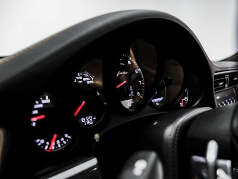 Used 2017 Porsche 911 Turbo image 30