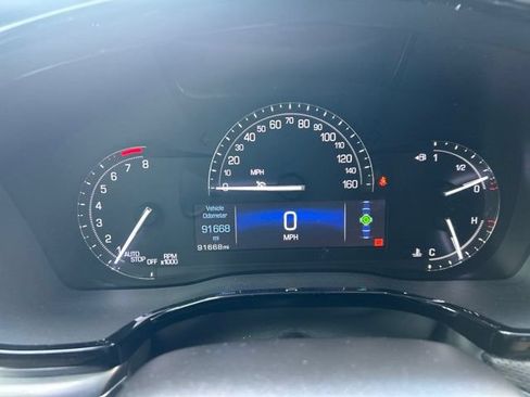 Used 2018 Cadillac XT5 Luxury w/ Driver Awareness Package FWD image 14