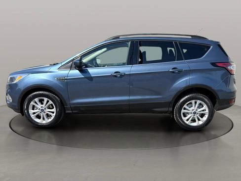 Used 2018 Ford Escape SE image 3