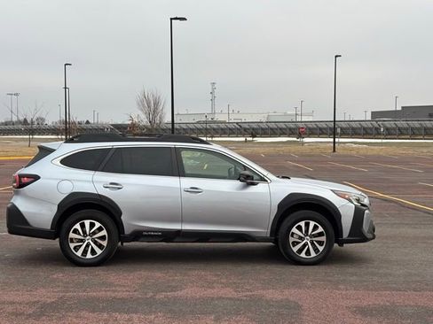 Used 2024 Subaru Outback Premium image 2