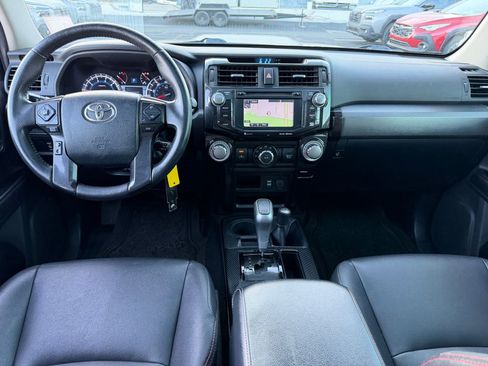 Used 2018 Toyota 4Runner TRD Off-Road Premium AWD/4WD image 7