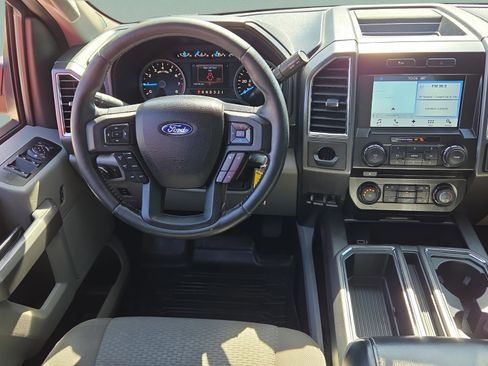 Used 2017 Ford F150 XLT w/ Equipment Group 302A Luxury image 11