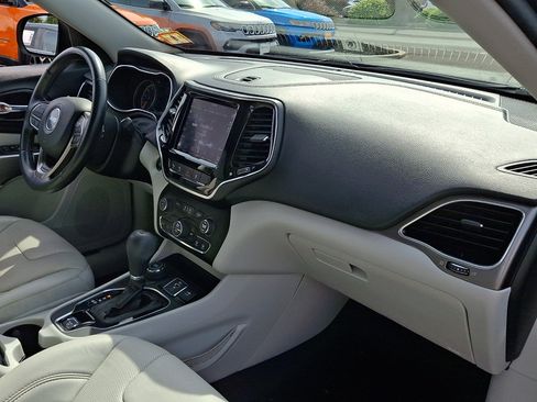 Used 2021 Jeep Cherokee Limited w/ Elite Package AWD/4WD image 11