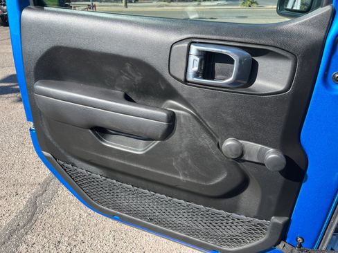 Certified 2023 Jeep Gladiator Sport w/ Trailer Tow Package image 13