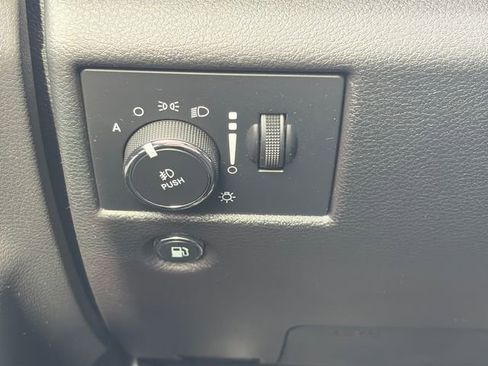 Used 2020 Jeep Grand Cherokee Laredo AWD/4WD image 53