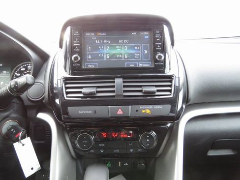 Used 2022 Mitsubishi Eclipse Cross ES image 25