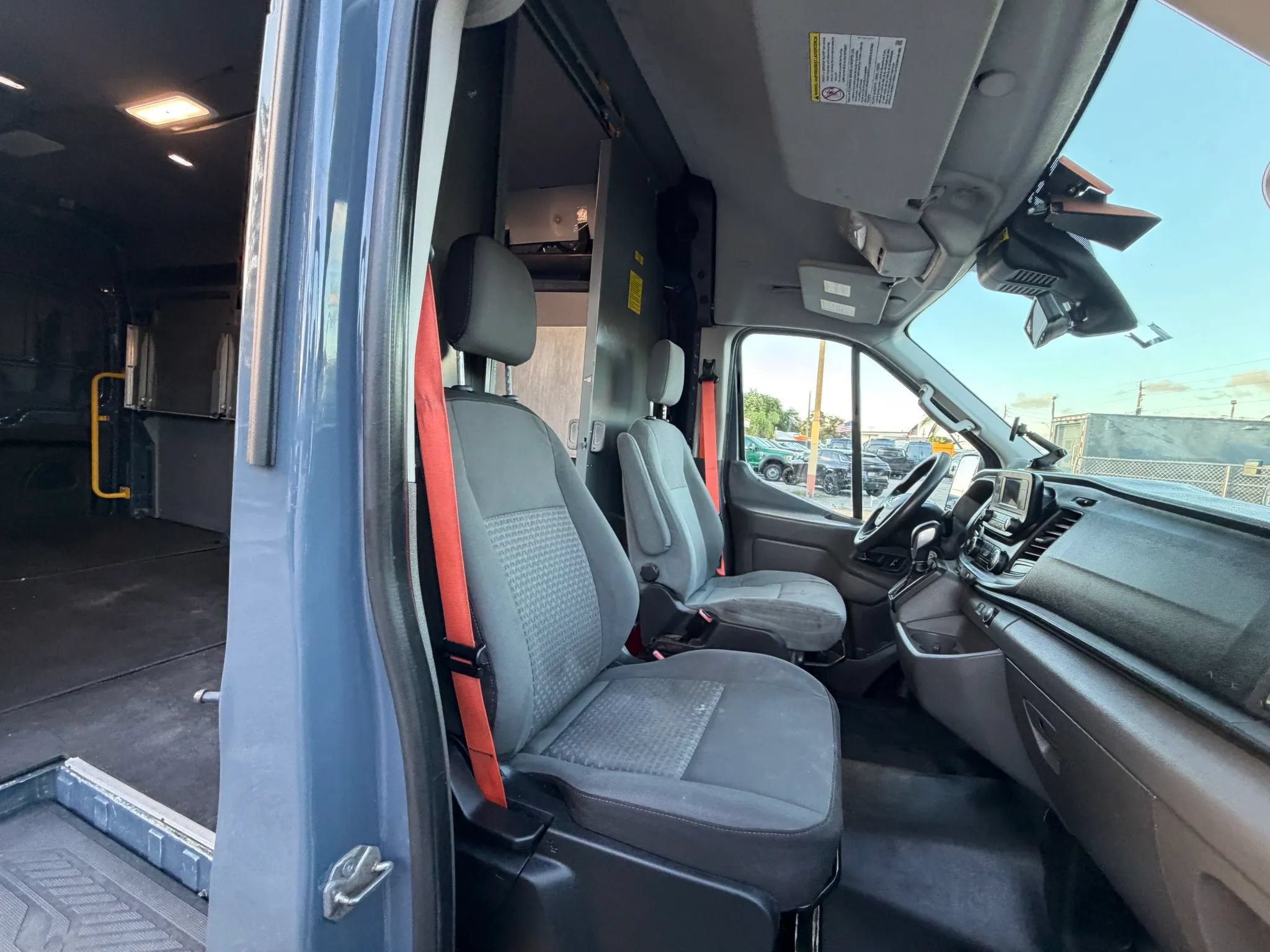 Used 2020 Ford Transit 250 148 High Roof Extended RWD image 18