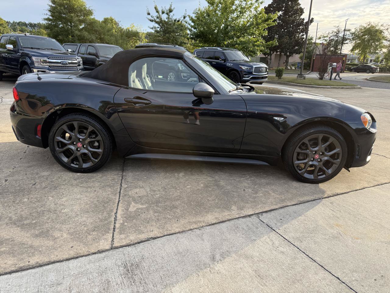 Used 2017 FIAT 124 Spider Abarth RWD image 4
