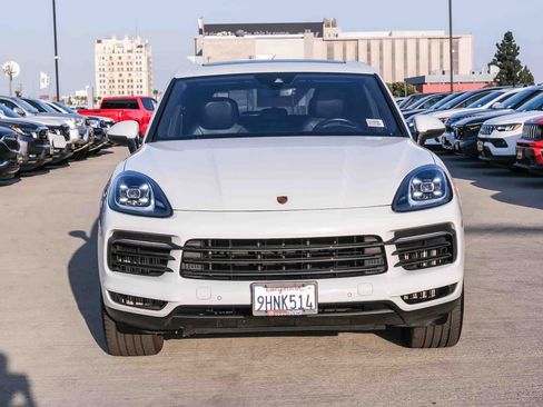 Used 2022 Porsche Cayenne AWD/4WD image 2