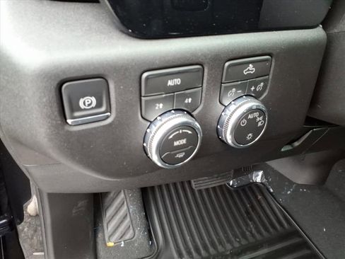 New 2026 GMC Sierra 1500 SLE w/ Preferred Package image 10