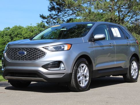 Used 2023 Ford Edge SEL w/ Convenience Package AWD/4WD image 4