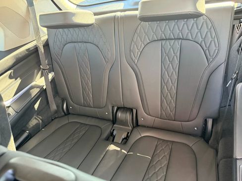 Used 2023 BMW X7 xDrive40i image 18