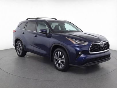 Used 2022 Toyota Highlander XLE