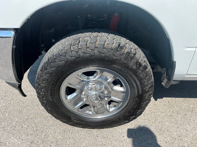 Used 2024 RAM 2500 Tradesman w/ Chrome Appearance Group AWD/4WD image 19