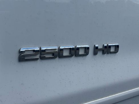 Used 2015 Chevrolet Silverado 2500 LT AWD/4WD image 4