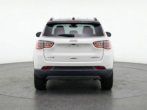 Used 2025 Jeep Compass Limited image 7