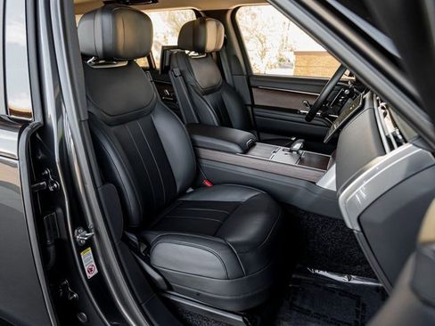 Used 2025 Land Rover Range Rover Autobiography image 29