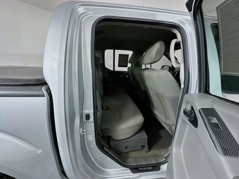 Used 2018 Nissan Frontier SV image 25