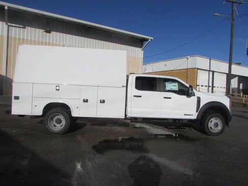 New 2026 Ford F550 4x4 Crew Cab image 6