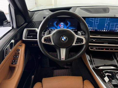 Used 2025 BMW X5 sDrive40i w/ M Sport Package image 25